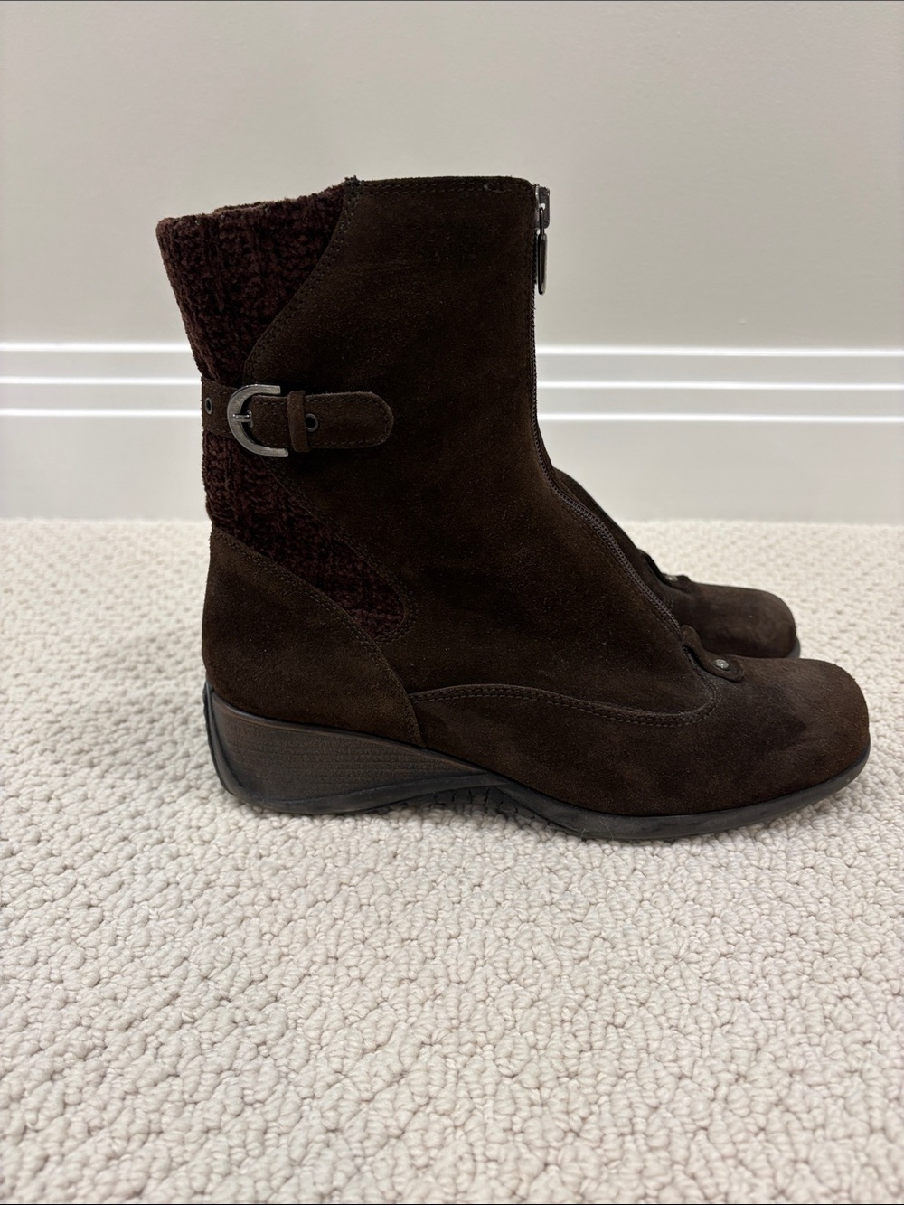 Aquatalia Versus Brown Suede Boots size 9